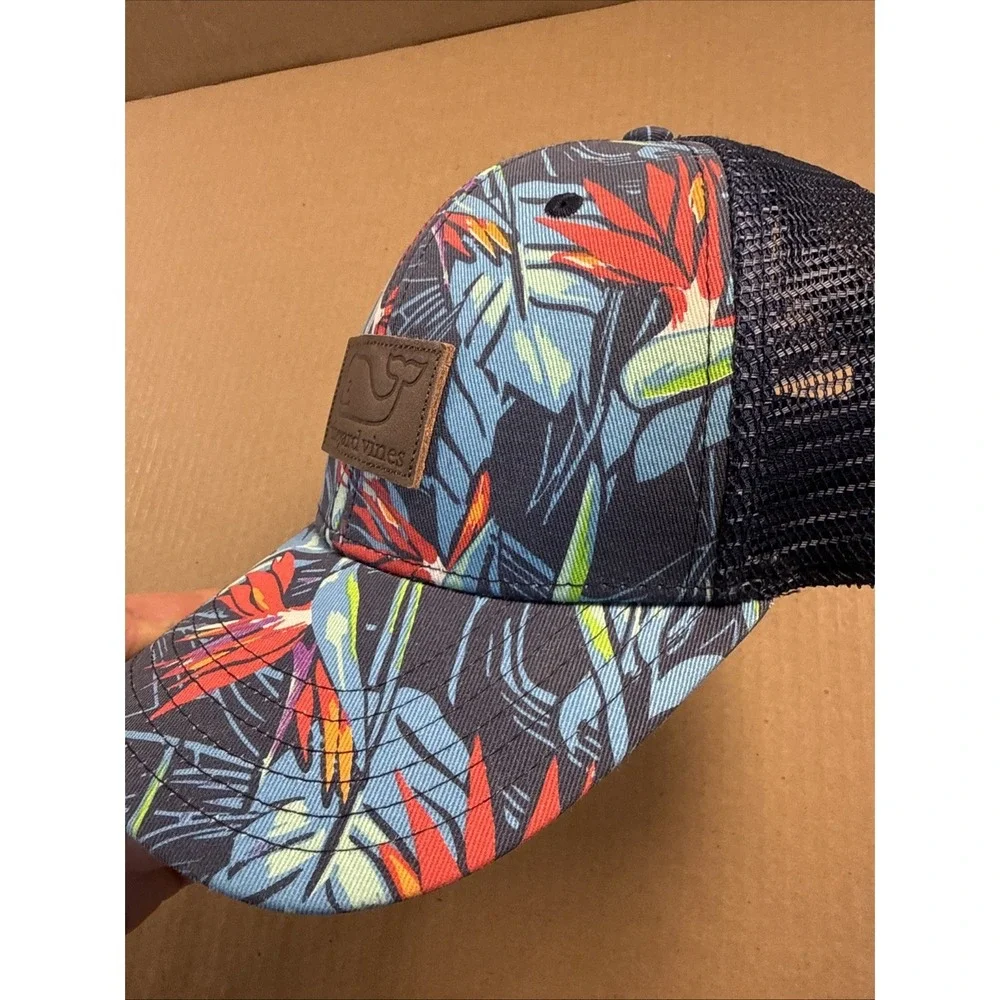 Vineyard Vines Hawaiian Tropical Floral Paradise Trucker/Snapback Mesh Hat NWT